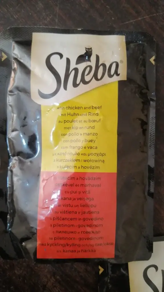 Sheba Complete Wet Food For Adult Cat With Chicken & Beef 85 g